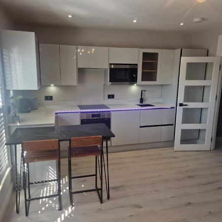 לונדון Collier'S Wood En-Suite Apartments מראה חיצוני תמונה