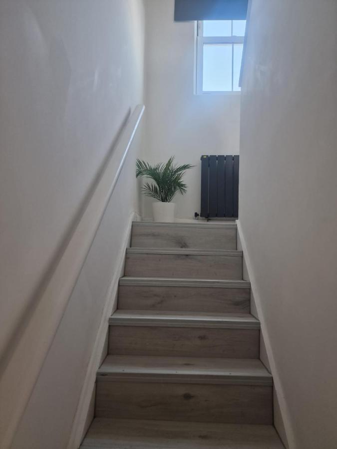 לונדון Collier'S Wood En-Suite Apartments מראה חיצוני תמונה