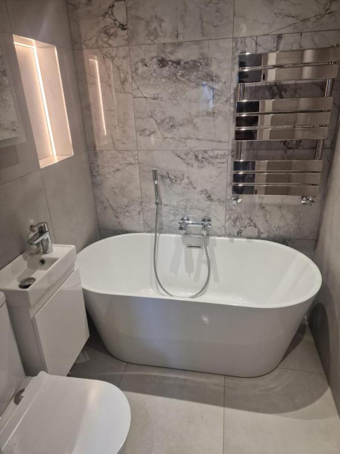 לונדון Collier'S Wood En-Suite Apartments מראה חיצוני תמונה