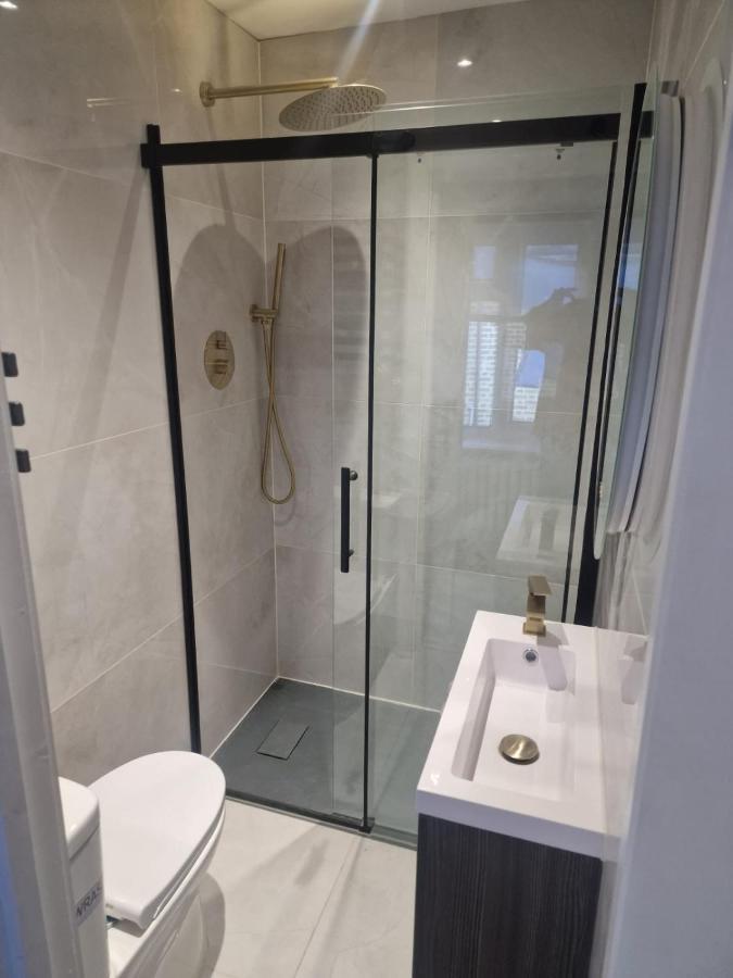 לונדון Collier'S Wood En-Suite Apartments מראה חיצוני תמונה