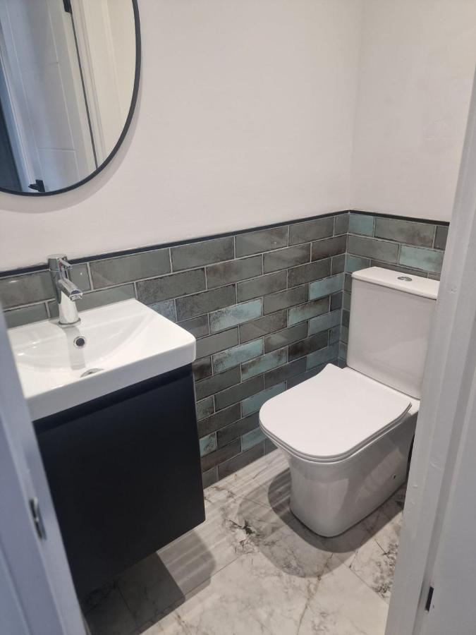 לונדון Collier'S Wood En-Suite Apartments מראה חיצוני תמונה