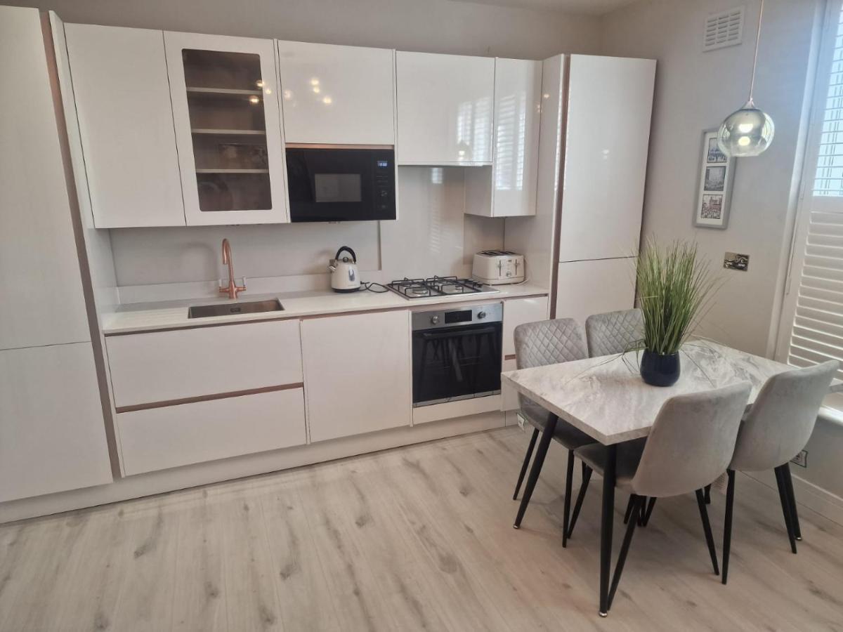 לונדון Collier'S Wood En-Suite Apartments מראה חיצוני תמונה